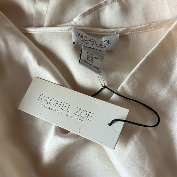 Rachel Zoe blouse. New with tags. Has some call outs. XL - Picture 4 of 5